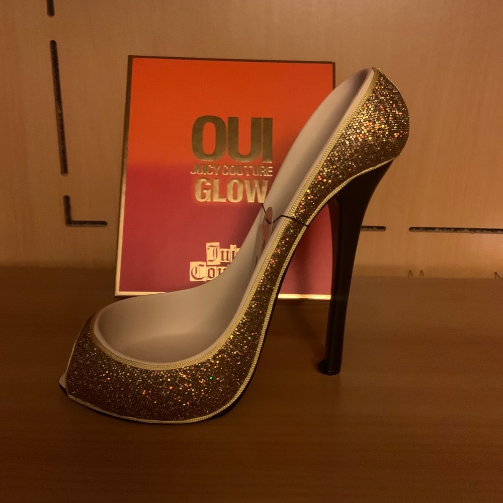 Gold sparkly heel wine caddy